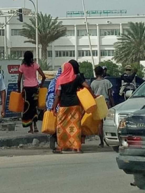 Article : P&eacute;nurie d&rsquo;eau &agrave; Nouakchott, les bidons jaunes r&eacute;apparaissent