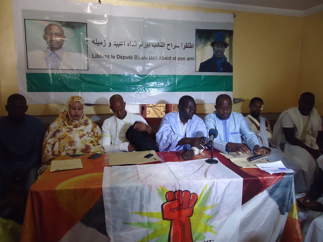 Article : Conférence de presse IRA : « Nous redescendrons sur le terrain de la lutte pacifique avec nos plâtres et nos blessures ouvertes »