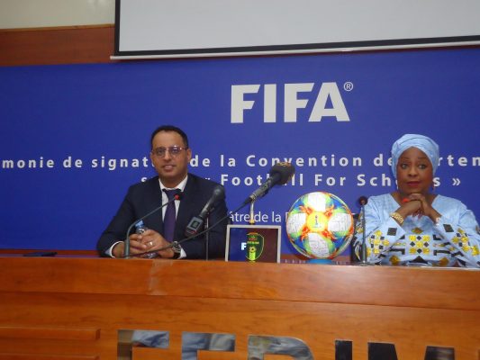 Article : Fatma Samoura lance le projet mondial «Football  For School» en Mauritanie, choisi comme pays pilote par la FIFA