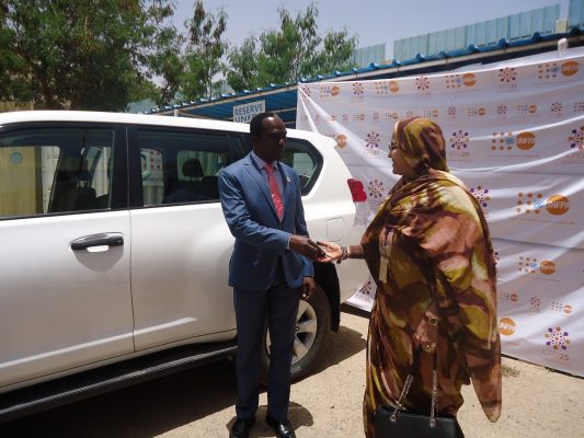 Article : Le Représentant de l’’UNFPA en Mauritanie remet les clés d’un véhicule à l’AMPF